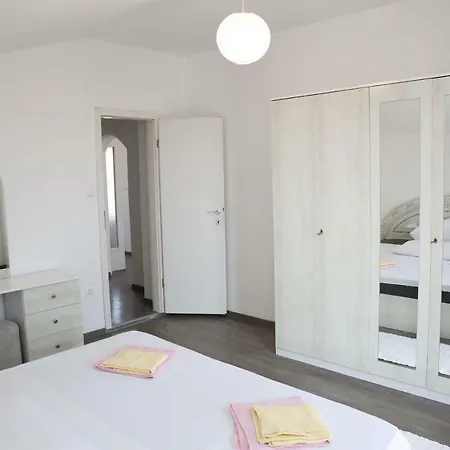 Masa Apartment *